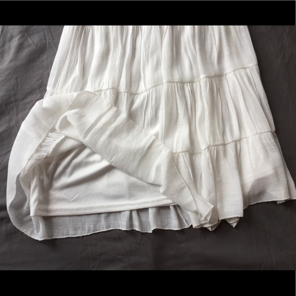 🌺 HP 🌺 J. Glee White dress w/ a V-neck featuring an overlay detail & 5-buttons - Picture 6 of 10